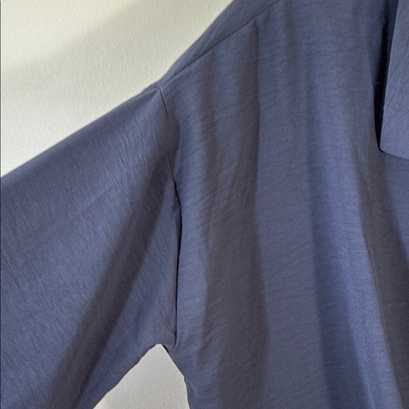 Kaleigh Blouse Gray Button-Up Cropped Twist Detail Collared in Size 1X - Picture 6 of 8